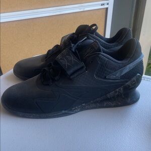 Reebok Men's Black Low-Profile Athletic Training Shoes